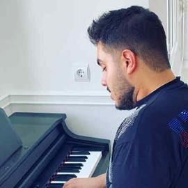 دانلود آهنگ باید از عشق نگاه تو شهرو بهم بریزم آرون افشار